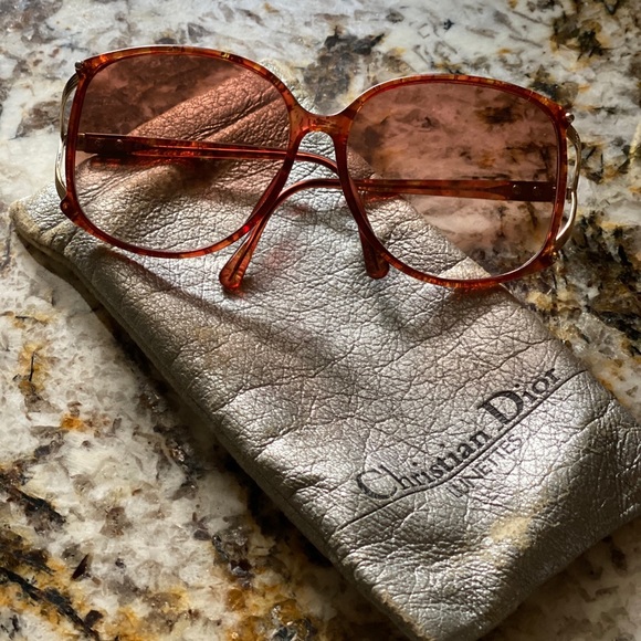Dior Accessories - HP 💫 Vintage Christian Dior Sunglasses With Case